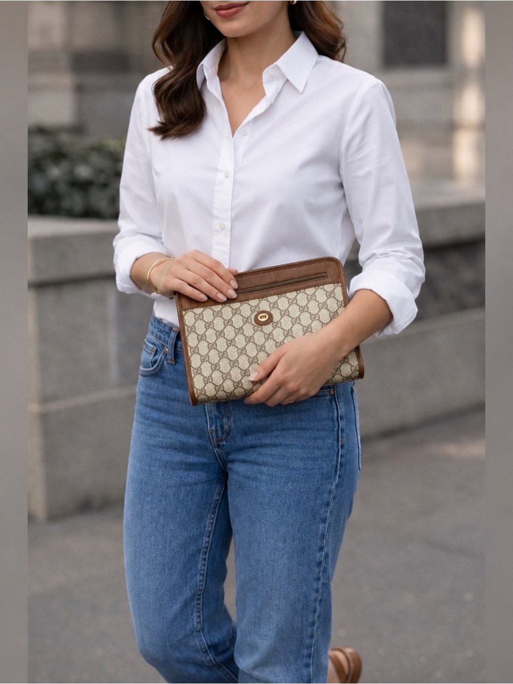 Gucci GG Clutch VTG Zipper closure tan 8x10x3” unisex